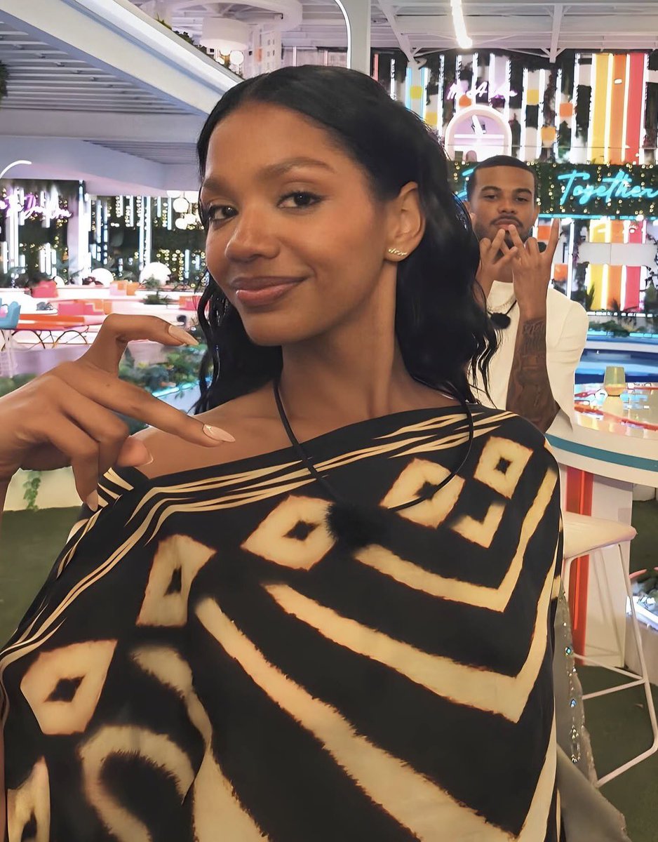 st22ary's tweet photo. missing her https://t.co/Bq9LX0U7bm