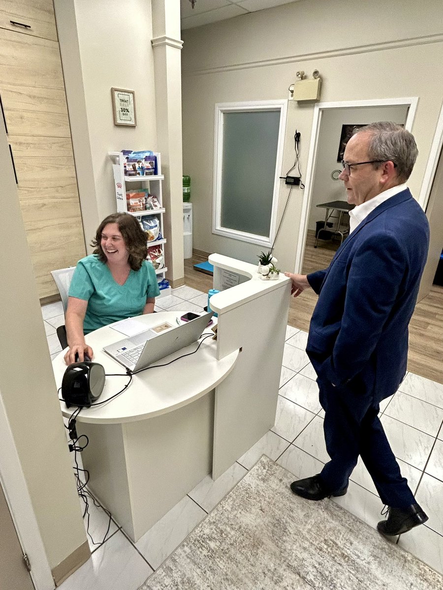 douglasdowney's tweet photo. Our pets are family, and they deserve the best care. 🐾

Great to stop by Nuleaf Veterinary Group in #Barrie and learn more about how their new clinic is supporting the health &amp; well-being of pets across our community with their in-person care and virtual support services. https://t.co/CA4V1fc7zB