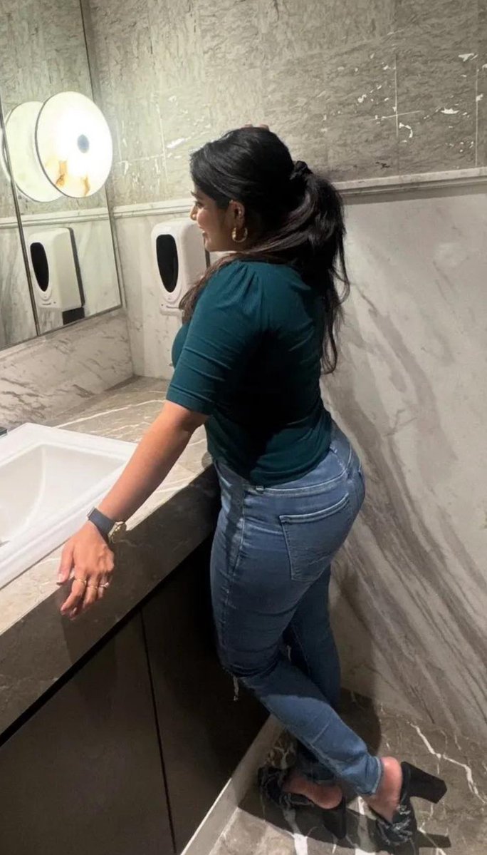 Bittu_Id_'s tweet photo. Uffff🥵🥰 https://t.co/SZa0PRRG3K