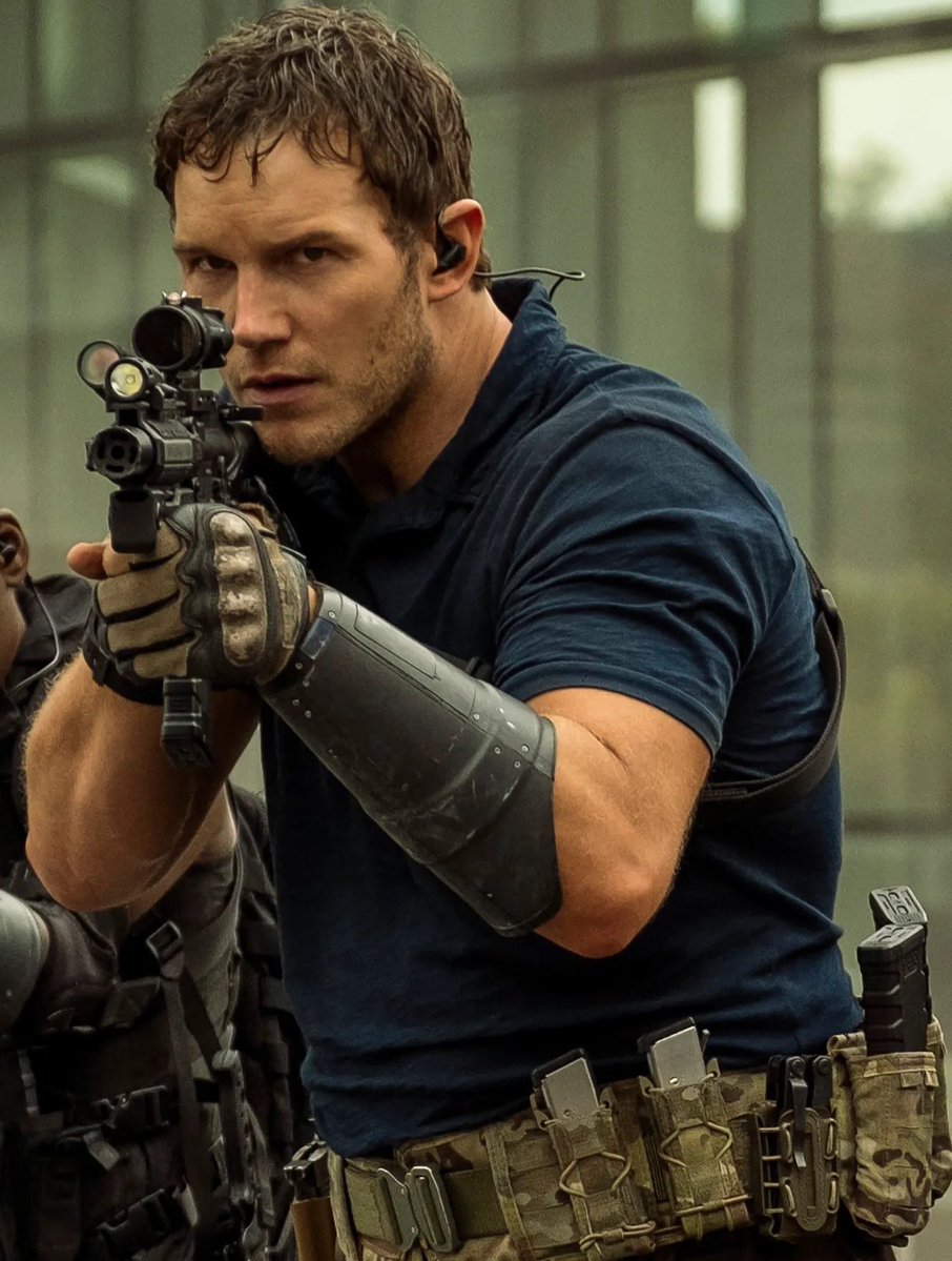 ChaosCrave_'s tweet photo. Chris Pratt is reportedly in early talks with A24 and Sony Pictures to star as Chris Redfield in the upcoming 'RESIDENT EVIL' sequel.

Directed by Zach Cregger, the project aims to pair Pratt, alongside Robert Pattinson (who is currently eyed for Leon S. Kennedy). https://t.co/bzTmPDG5X8
