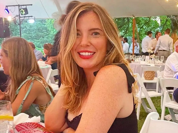 TMZ's tweet photo. 🕊️ TikTok star Brooke Eby dead at 37 after years-long ALS battle. https://t.co/gGok9xiId4 https://t.co/AB3phkAy5a