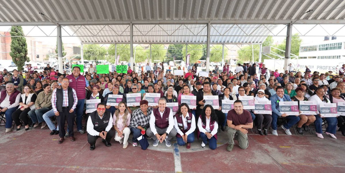 pepechedrauimx's tweet photo. Ustedes deciden qué necesita su Unidad Habitacional y en equipo lo hacemos realidad. 🏘️

Con el Presupuesto Participativo entregamos apoyos como lámparas solares, pintura, impermeabilizantes y más, para mejorar los espacios comunes en Unidades Habitacionales del Sur de la Capital. 🌳