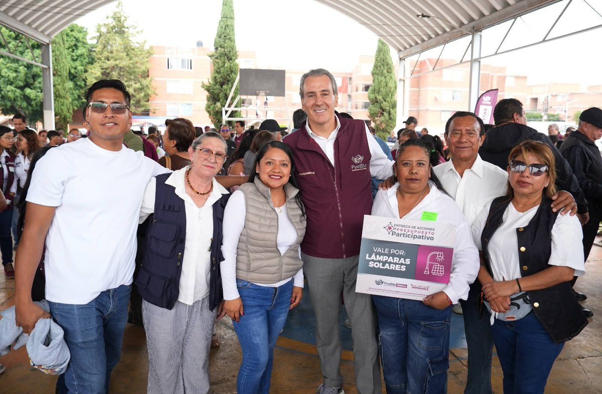 pepechedrauimx's tweet photo. Ustedes deciden qué necesita su Unidad Habitacional y en equipo lo hacemos realidad. 🏘️

Con el Presupuesto Participativo entregamos apoyos como lámparas solares, pintura, impermeabilizantes y más, para mejorar los espacios comunes en Unidades Habitacionales del Sur de la Capital. 🌳