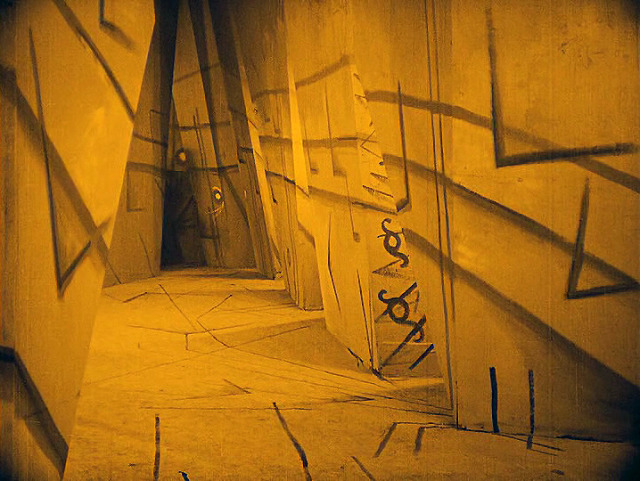 TheCinesthetic's tweet photo. Das Cabinet Des Dr. Caligari (1920) dir. Robert Wiene https://t.co/9lcawsANdF