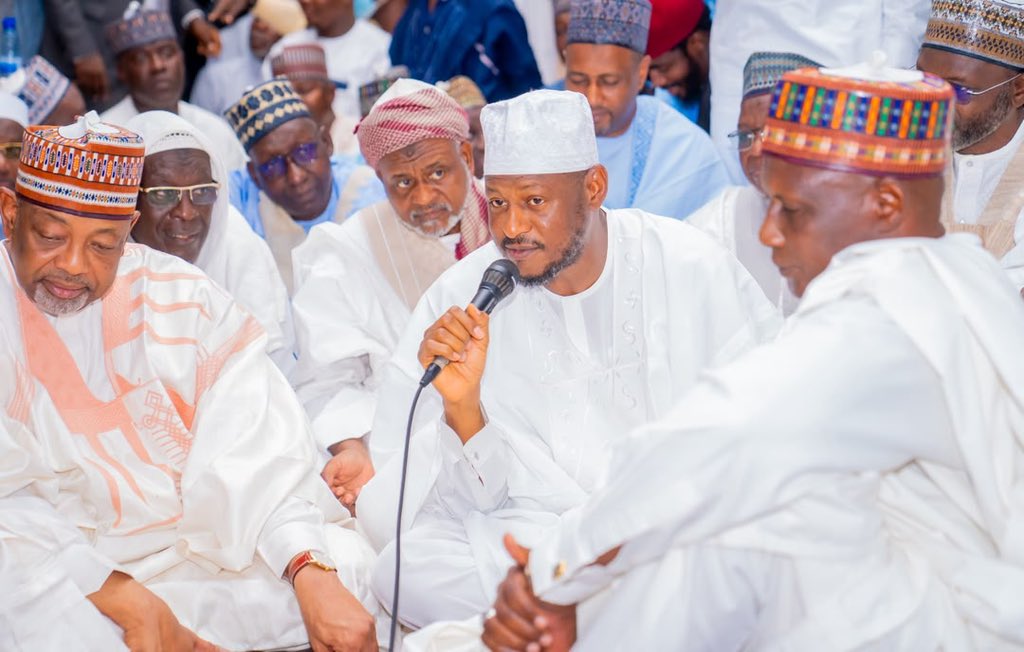 dikko_radda's tweet photo. Today, I had the honour of representing my Deputy, Malam Faruk Lawal Jobe, at the Wedding Fatiha of his son, Muhammad Faruk Jobe, and his bride, Juwairiyya Isma’ila Lange, in Abuja.

I congratulate the couple and their families on this joyous occasion. I pray that Almighty Allah bless their union with love, peace, understanding and abundant blessings, and grant them a happy and prosperous married life.

May Allah bless their home with righteous children and make their marriage a source of lasting happiness. Ameen.