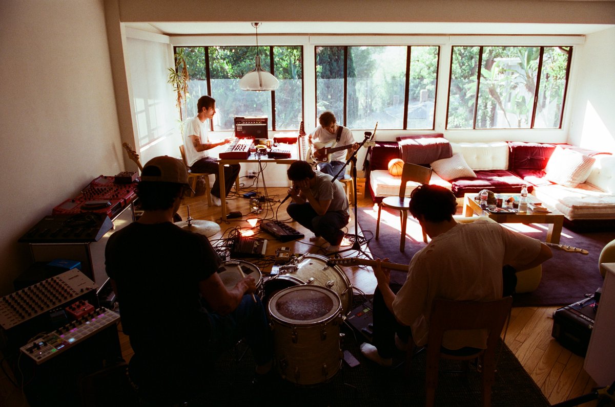 wallowsmusic's tweet photo. https://t.co/tQouP9I65b