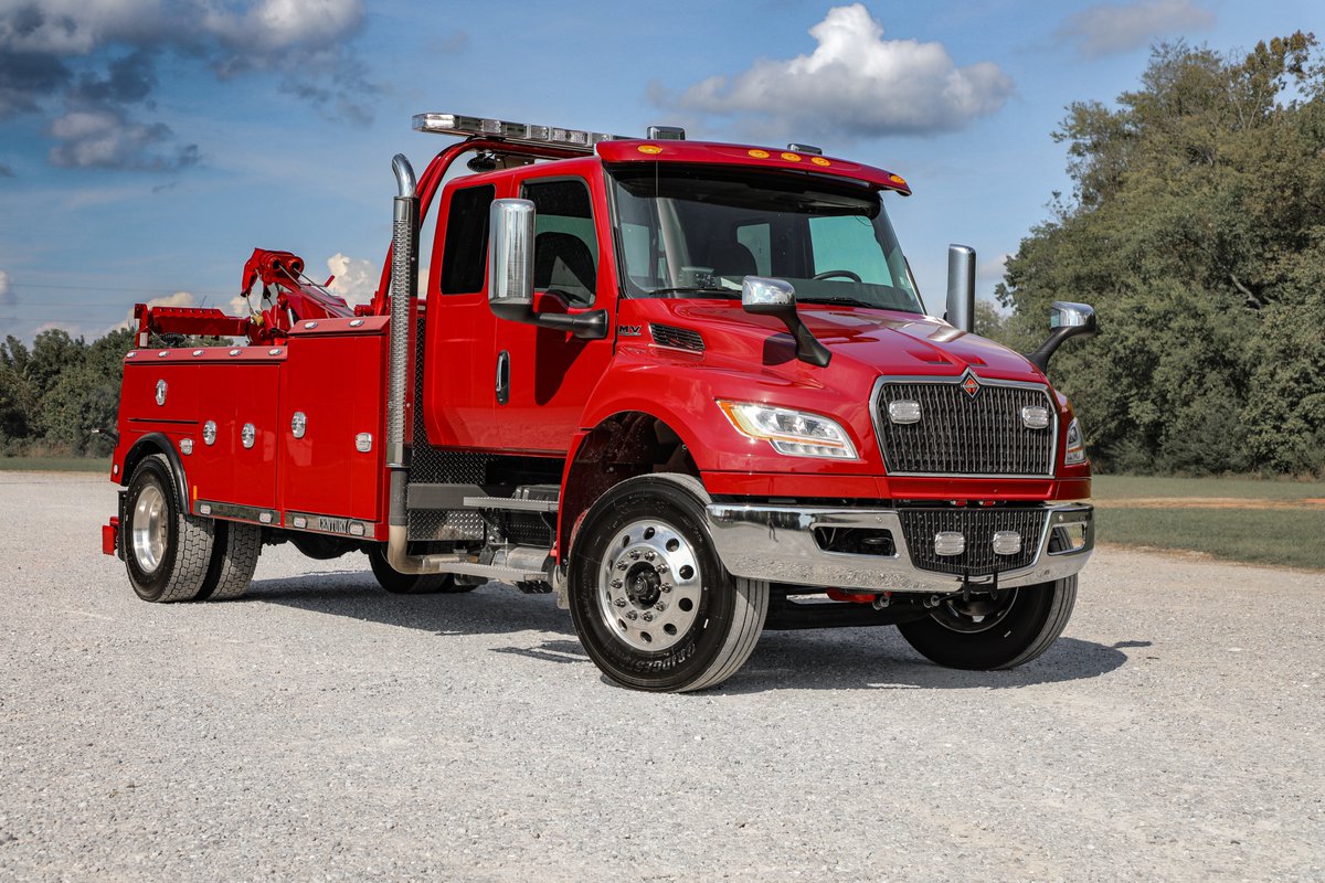millerind's tweet photo. The always versatile Century 3212 makes a great addition to your fleet! This one on an @IntnlTrucks MV chassis is ready to roll and get to work! 💪 https://t.co/ECCdoEjzOw