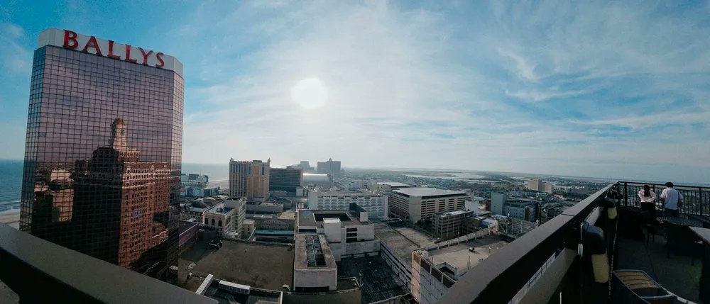 PhishatMSG's tweet photo. Nice view from up here, I can see the venue https://t.co/ESJi4xOWC4