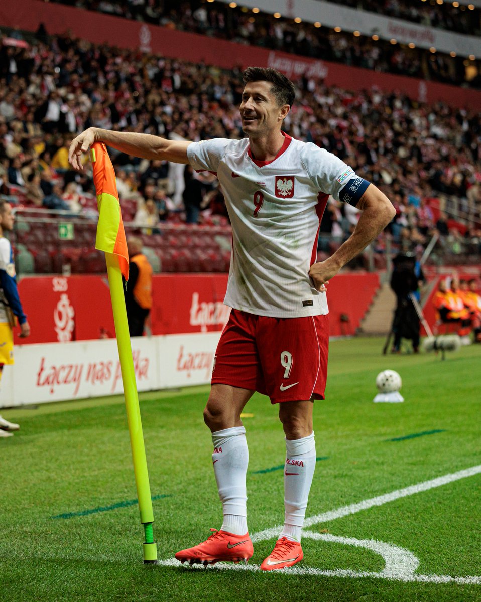 UEFAEURO's tweet photo. Hat-trick for Lewandowski ⚽️⚽️⚽️

#NationsLeague https://t.co/PESPfJ8xq5