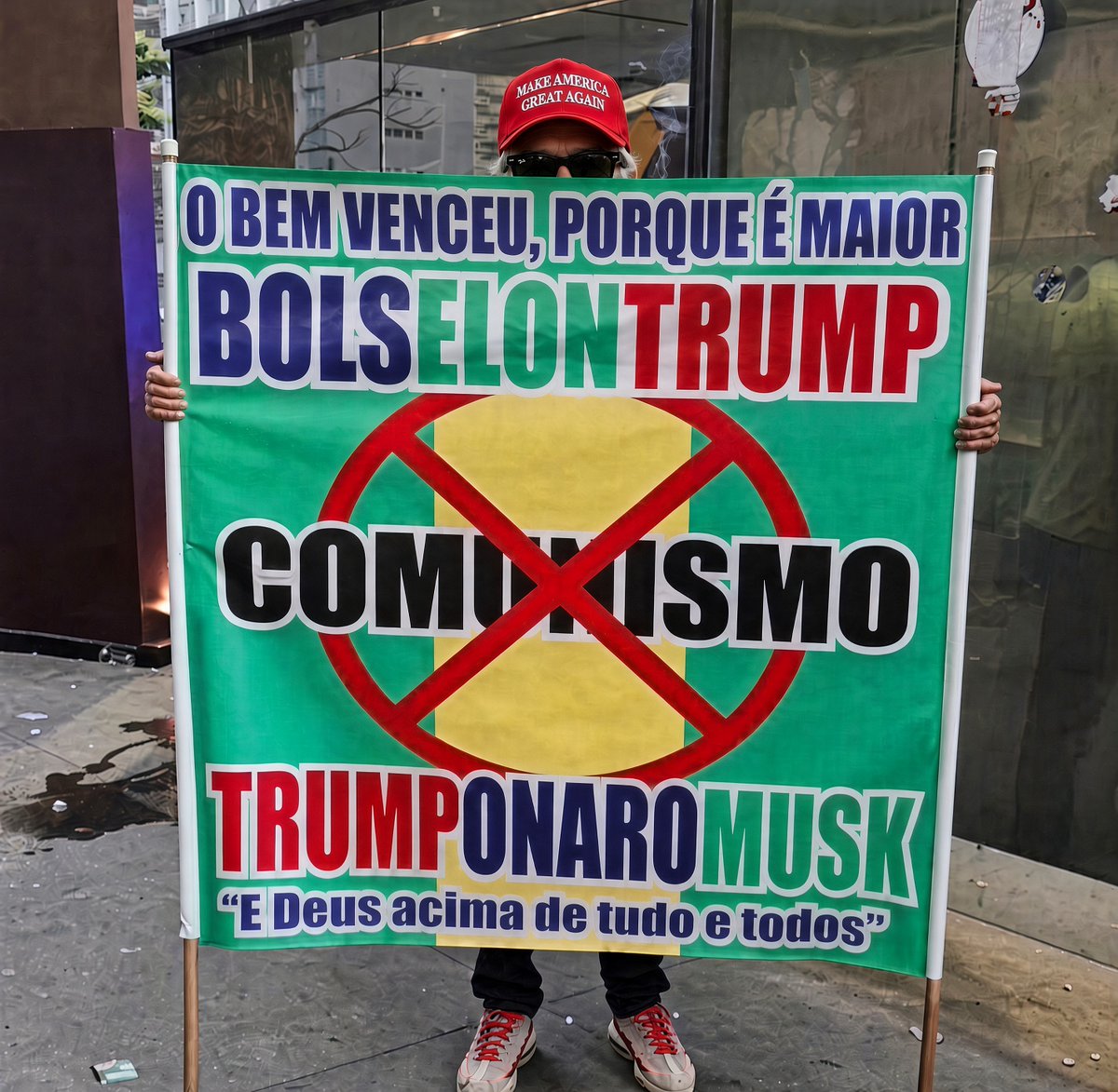 JoaquinEterno's tweet photo. Eu chegando para votar domingo https://t.co/ikxNrAKhEX