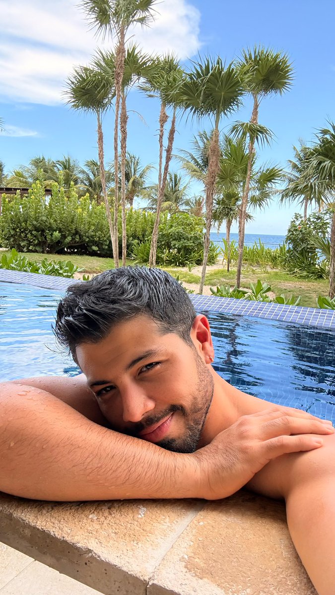 RafaelSerdan's tweet photo. Que tengan bonito finde 🖤 https://t.co/Rh3iZ2KaMk