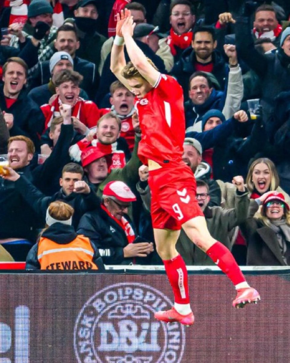 WinnaFC's tweet photo. 🚨| BREAKING: Rasmus Højlund denied a fake quote posted by Ronaldo’s agent media, Globe Soccer, claiming his celebration yesterday was to back Cristiano Ronaldo. ❌😳 https://t.co/lchYNtV7o5
