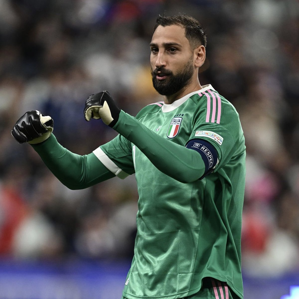 ActuFoot_'s tweet photo. 🚨 Gianluigi Donnarumma 🇮🇹 : « C’EST TOUJOURS UN PLAISIR DE REVENIR À PARIS ! UN MATCH SPÉCIAL POUR MOI ! 

J’ai rencontré beaucoup de mes amis, C’EST FANTASTIQUE, UN PLAISIR. 🥰 »

🎙️ @TF1 https://t.co/gaOEaF7ZxO