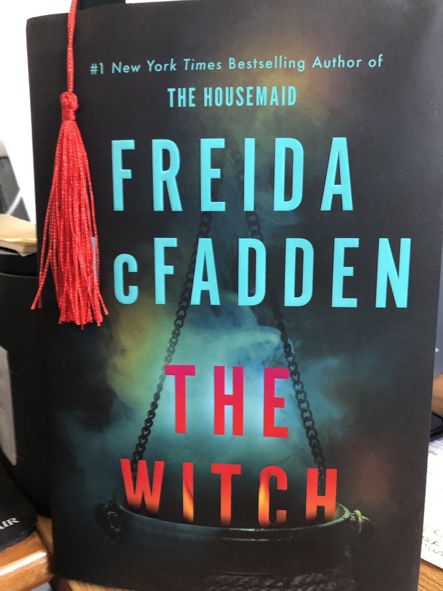 dramaquill's tweet photo. You know it's a FAB FRIDAY when the book you pre-ordered by one of your favorite authors arrives in time for the weekend.
#reading #ThrillerBooks #FreidaMcFadden #FabFriday https://t.co/gu1r7KX4DN