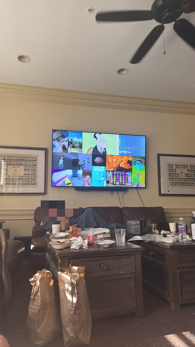 SoftRWhite's tweet photo. My buddy just called me downstairs to show me something “revolutionary” #stimboard https://t.co/Jt1dqd410k