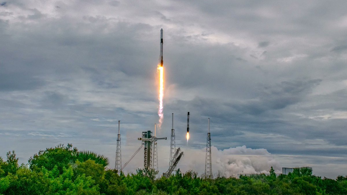 CarlChe29825344's tweet photo. SpaceX 的猎鹰 9 号火箭将四名宇航员送往国际空间站
2026 年 10 月 1 日，SpaceX 的猎鹰 9 号火箭从佛罗里达州卡纳维拉尔角太空军基地的 40 号航天发射场发射升空，将四名宇航员送往国际空间站，执行 NASA 的 SpaceX Crew-13 任务。 https://t.co/DposDMfwO9