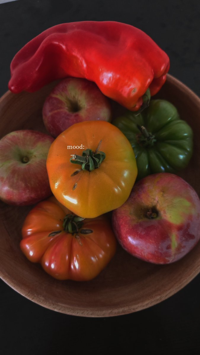 xxtonixx2000's tweet photo. Buy from local farmer markets! Fuck big cooperations.๐๐ถ๐
#ForeverHumbled #SmallMarriedLife #OrganicHealthy #HealthyLiving https://t.co/hUq2pyjNVF