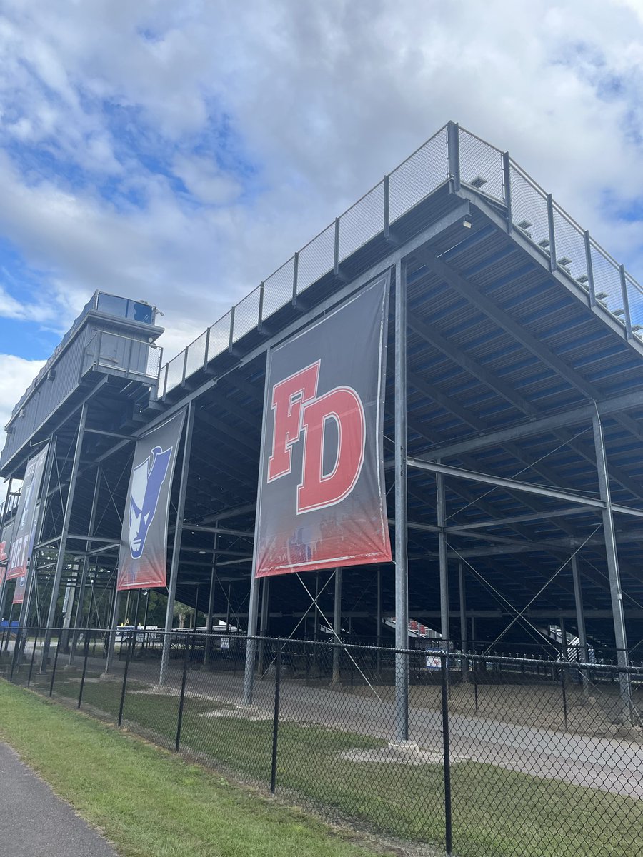 just_OL_coach's tweet photo. Got some additions to the stadium this week!!! Thanks @alpha_CLT for getting these designed and up! #BattleasOne https://t.co/lijpawxfSW