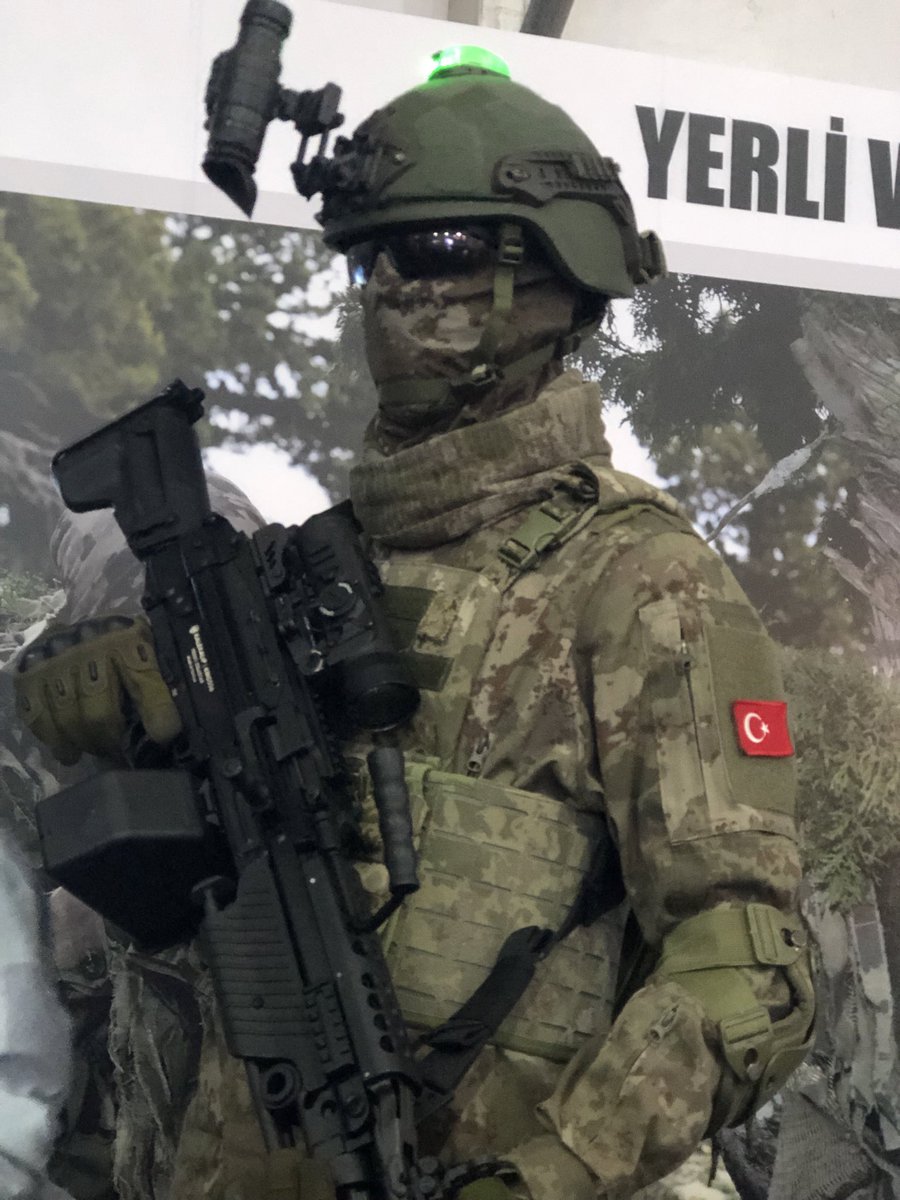 BabatEmrah's tweet photo. ظهور عناصر من الكوماندوز التركي🇹🇷 بأسلحة ومعدات محلية خلال مشاركتهم في فعاليات مهرجان "تكنوفست" المقام في ولاية شانلي أورفا 
#تكنوفست #شانلي_أورفا #صناعات_دفاعية https://t.co/dXKf1FelXT