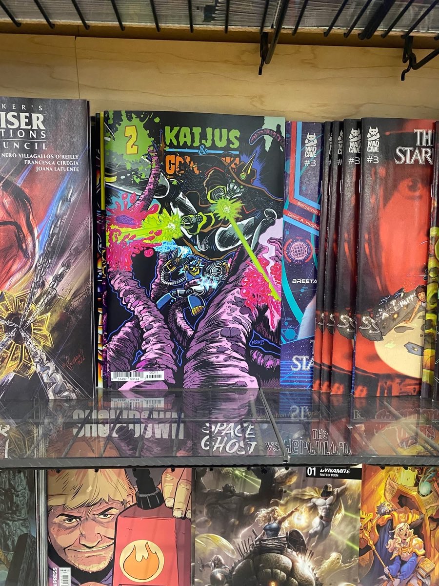 frankiebwash's tweet photo. Someone posted this pic on FB of our Issue 2 on the shelf at  Midtown Comics Grand Central - They snagged a copy 🥳🥳🥳🥳🥳

Posts like this help us immensely. THANK YOU so much in sharing this post. If you haven’t gotten your issue of KAIJUS & COWBOYS - CONTACT YOUR LCS & HAVE THEM ORDER HERE - https://t.co/YB3joOpYxI
