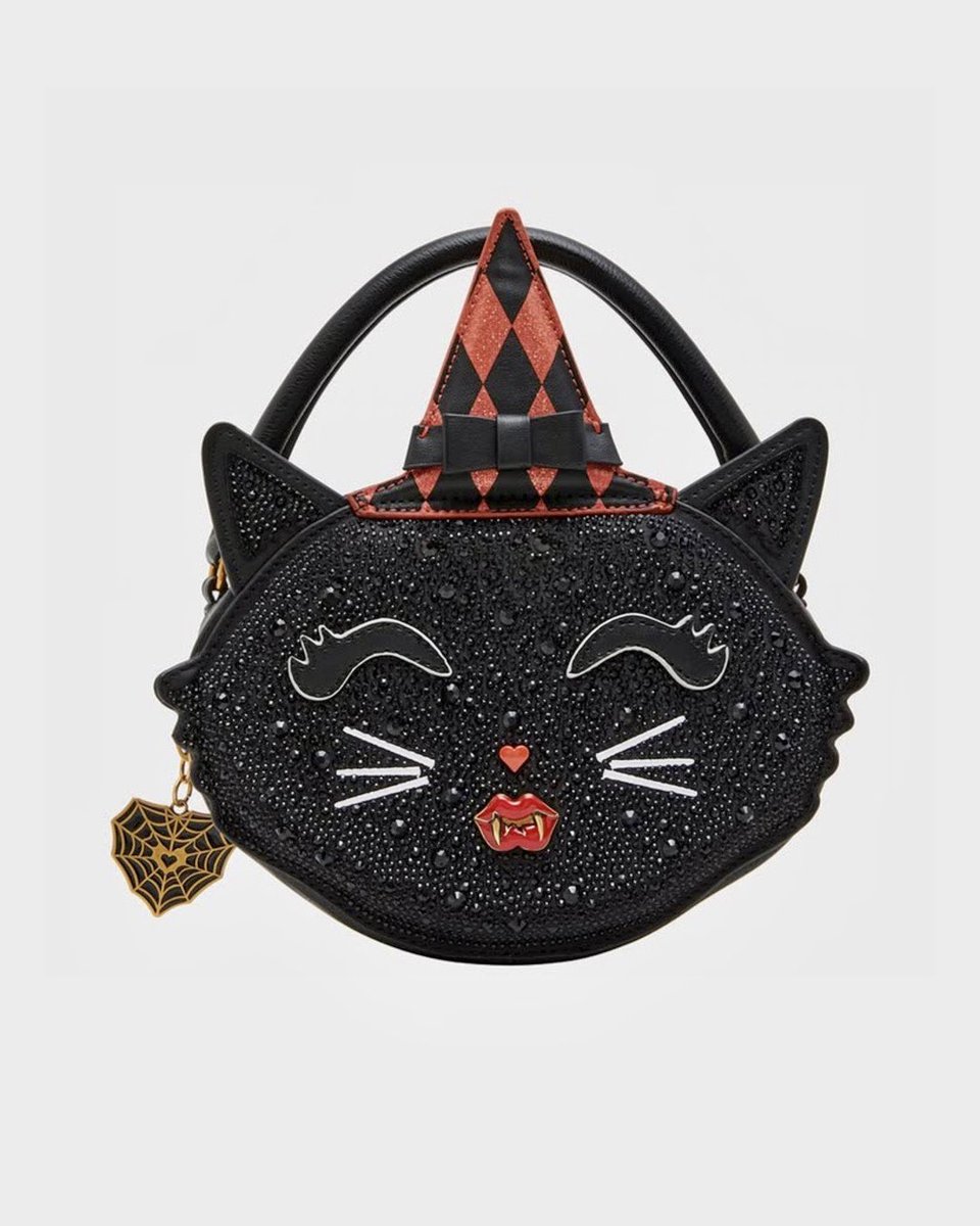 spookyxxboobs's tweet photo. spooky handbags to die for https://t.co/BTHhvv1pd3