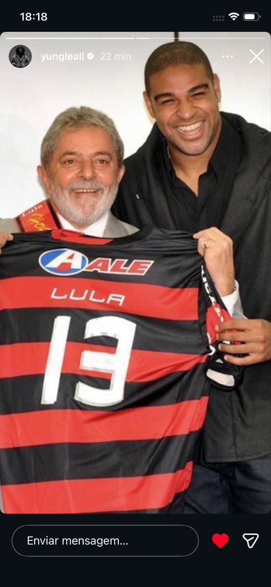 souoprince_'s tweet photo. “se você concorda ou se alinha com esse tipo de gente, você é ruim igual, ou seja, pode dar o tapa daqui e já vai tarde.”

caralho feliz demais com o leall se posicionando politicamente e deixando claro para parasitas da cultura que o rap tem sim um lado.

domingo é 13!✊🏾 https://t.co/rQ8zymAskR