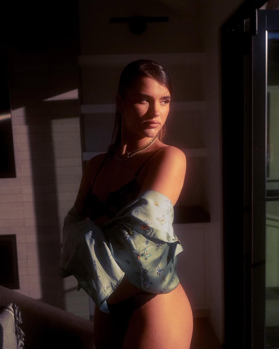 donnarTOEKXSc6o's tweet photo. Ugh, this pretty, delicate lifestyle❣️

Shot by , styled by https://t.co/fTYwNUZcR8