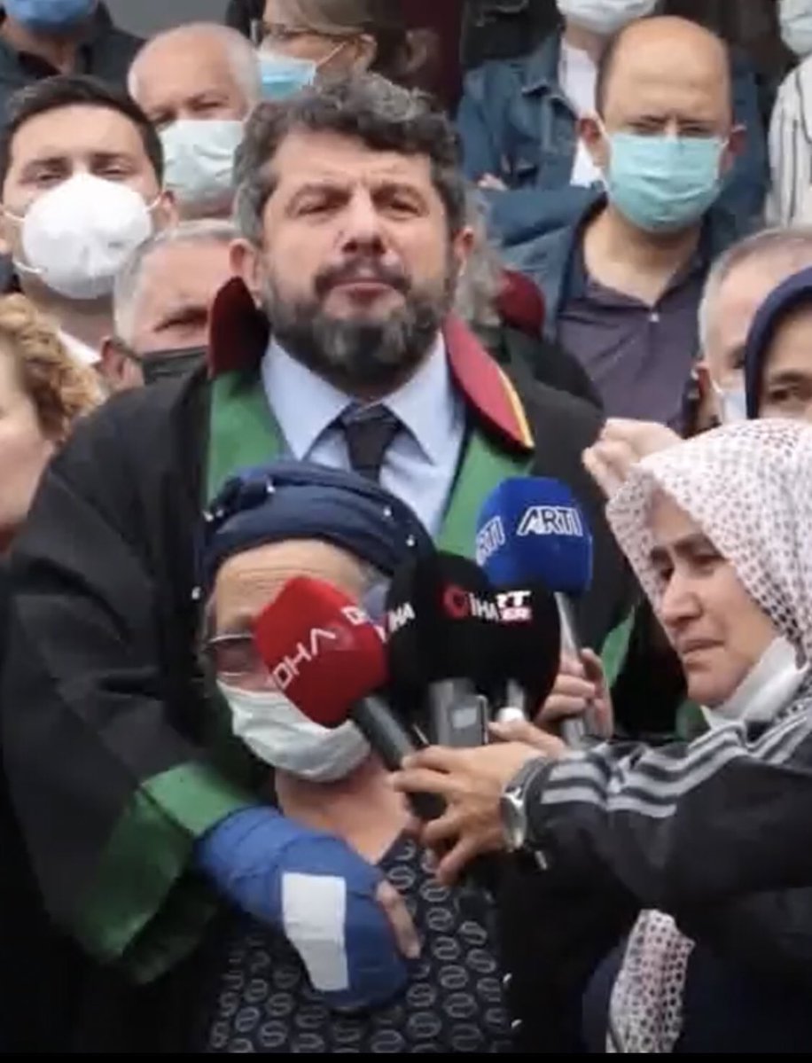 yazilama's tweet photo. Madencileri daha rahat öldürebilmek için avukatlarını hapse attılar. https://t.co/V9JCNVIBd8