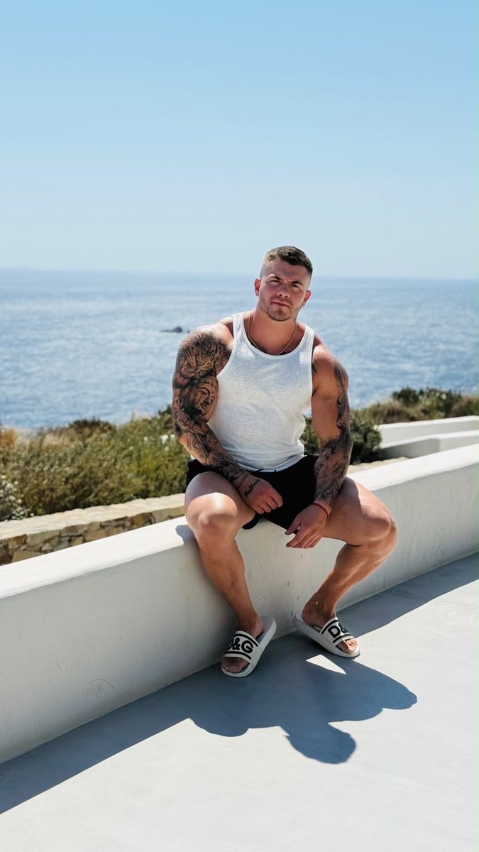 SvenBuilder2's tweet photo. Te gustan musculosos? Queres jugar?

💪 🍆 🔥 https://t.co/a2HQdWA8Vs