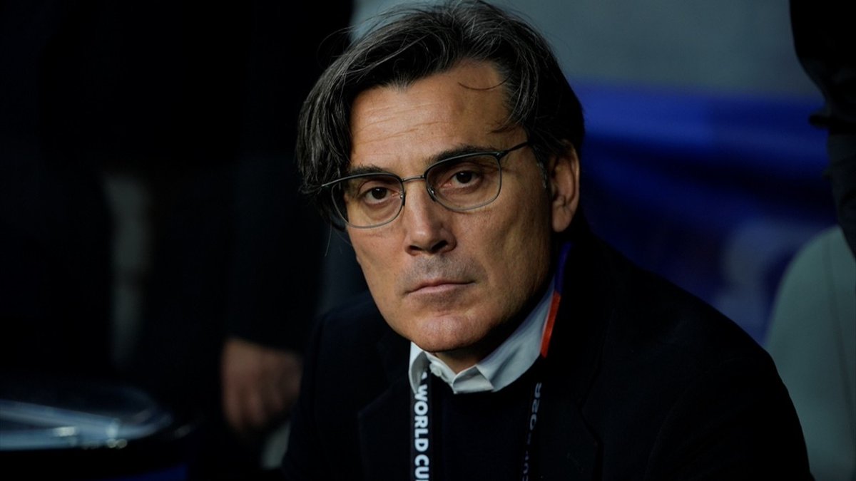 onedio's tweet photo. Montella'dan istifa sorusuna cevap verdi.

"Ben şu andaki eleştirilere çok fazla kulak asmak istemiyorum." https://t.co/NZW6s6JL4r
