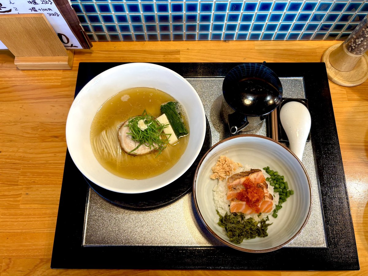 narukamishokudo's tweet photo. 10/3土曜日　7時開店
朝営業　7:00〜10:30
昼営業　11:00〜14:45

初めての朝営業。緊張しております。
9：00以降の記帳はまだ空きがございます。昼は分散されてご利用しやすくなると思います。お気軽にお越しください。

皆様どうかご贔屓。鳴神食堂 https://t.co/JwiOSQrbv3