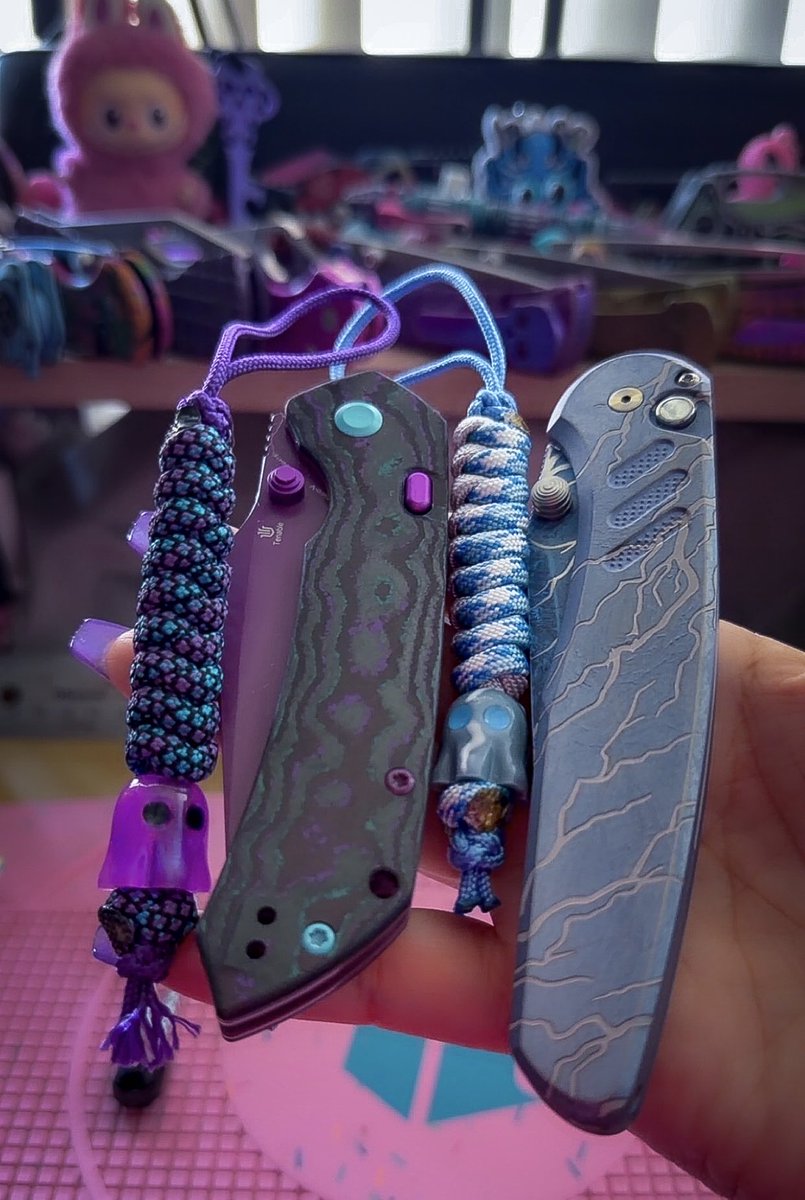 TassMiss's tweet photo. Boofys EDC Custom knife lanyards. #knifelife #knifecommunity #edcgear #e... https://t.co/vMOZiEw9JS https://t.co/BsxLwsW4sE