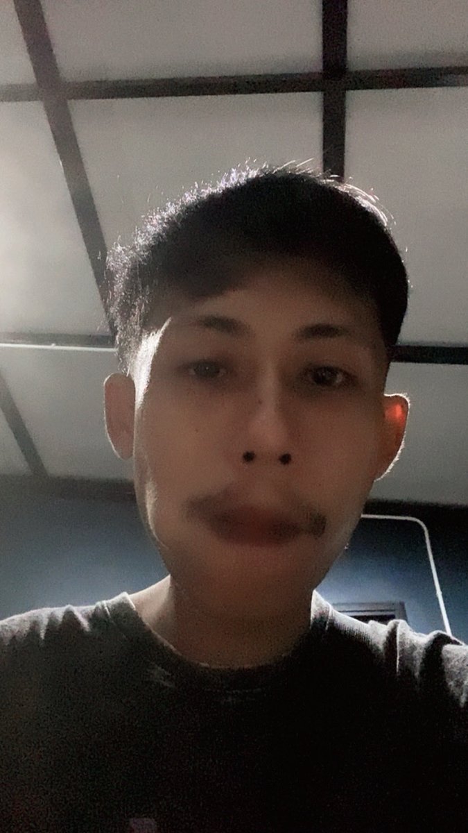 ChinobuA's tweet photo. ตัดผมหน้าติ๋มจัดกู 😕 
 #หัวหิน #เทรนวันนี้ https://t.co/yN6ECmZ9s1