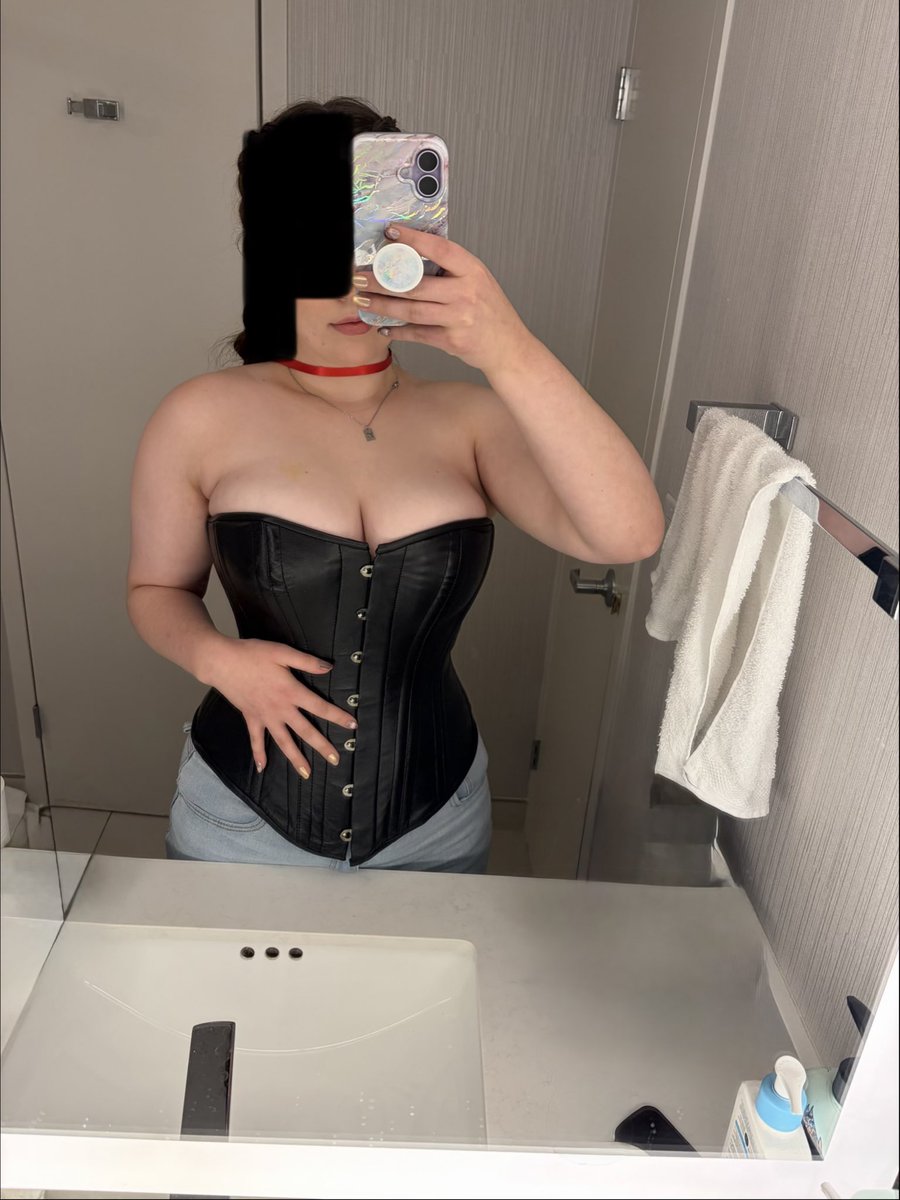 Lark_Stars's tweet photo. You don’t have to worry about a thing. Kneel. Submit. Dispense. 

#findom #findomme #finsub https://t.co/sHirdtEBcF