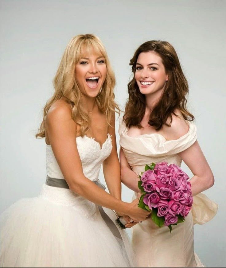 sararodris's tweet photo. estou com o meu namorado há anos e nunca tinha visto meu filme preferido de casamento com ele (aka Bride Wars) e ele chorou que nem eu com 15 anos assistindo pela primeira vez https://t.co/aHiCBhvcem
