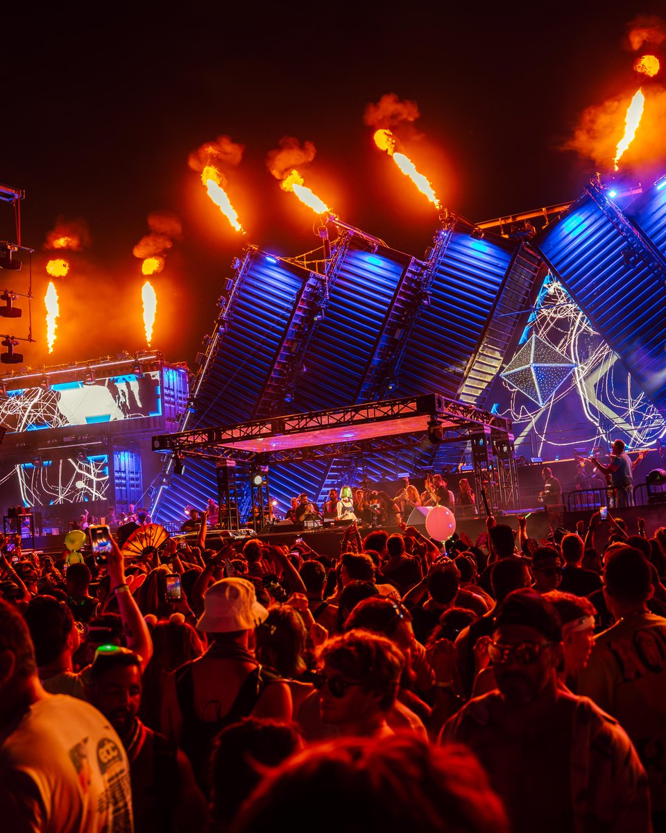 EDC_Orlando's tweet photo. Where does your rave fam end up Under the Electric Sky? 👀

🦉 kineticFIELD 🦉
⚡ circuitGROUNDS ⚡
🖤 neonGARDEN 🖤
🌼 stereoBLOOM 🌼 https://t.co/NsFyapMgDe