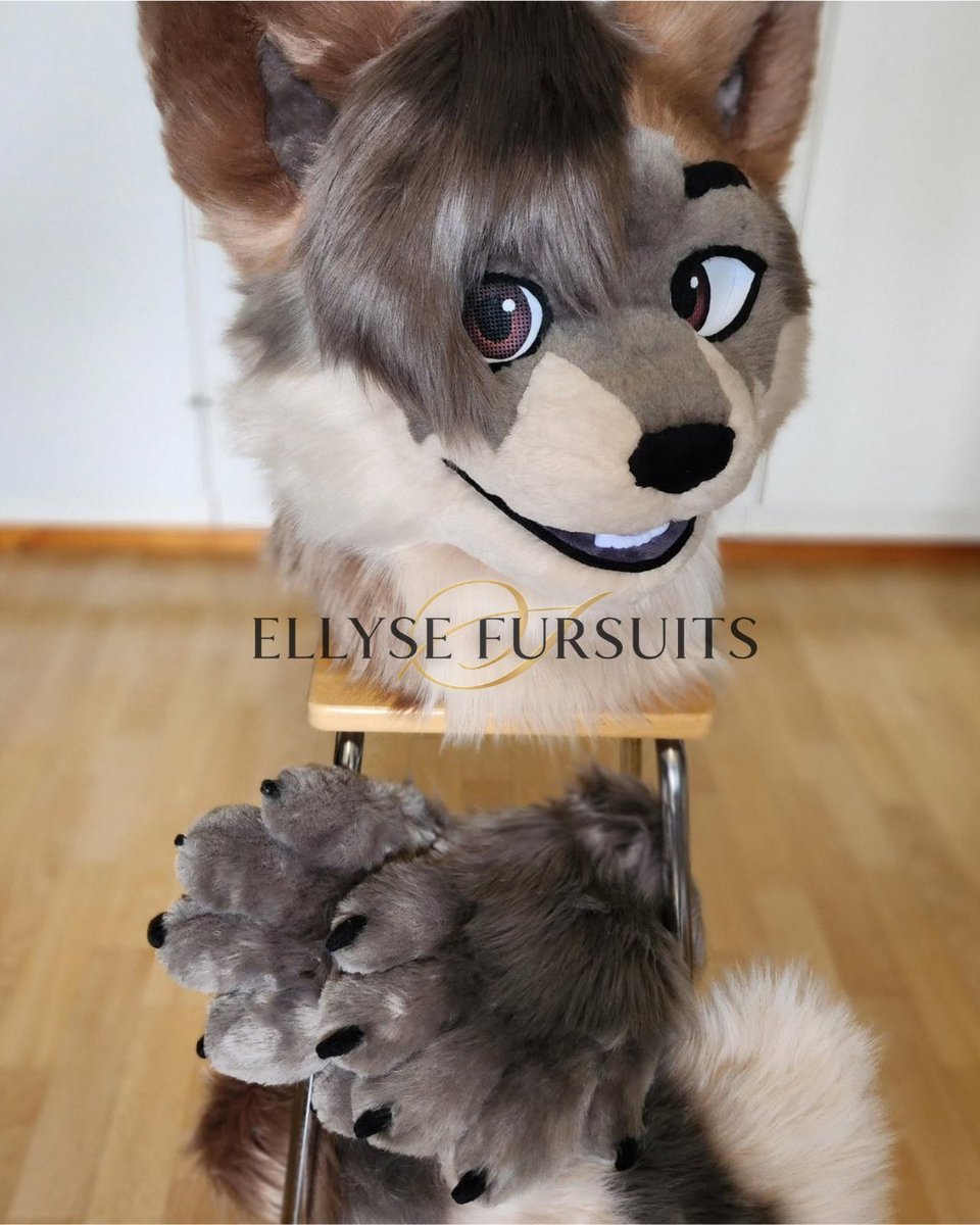 EllyseButttler's tweet photo. I finished a raccoon fursuit mini partial, I've just moved homes recently so it's been very chaotic but I'm hoping to get everything sorted out next week🙏😅 #fursuit #raccoonfursuit #fursuitmaker #furry #commission https://t.co/bNW1DmFf69