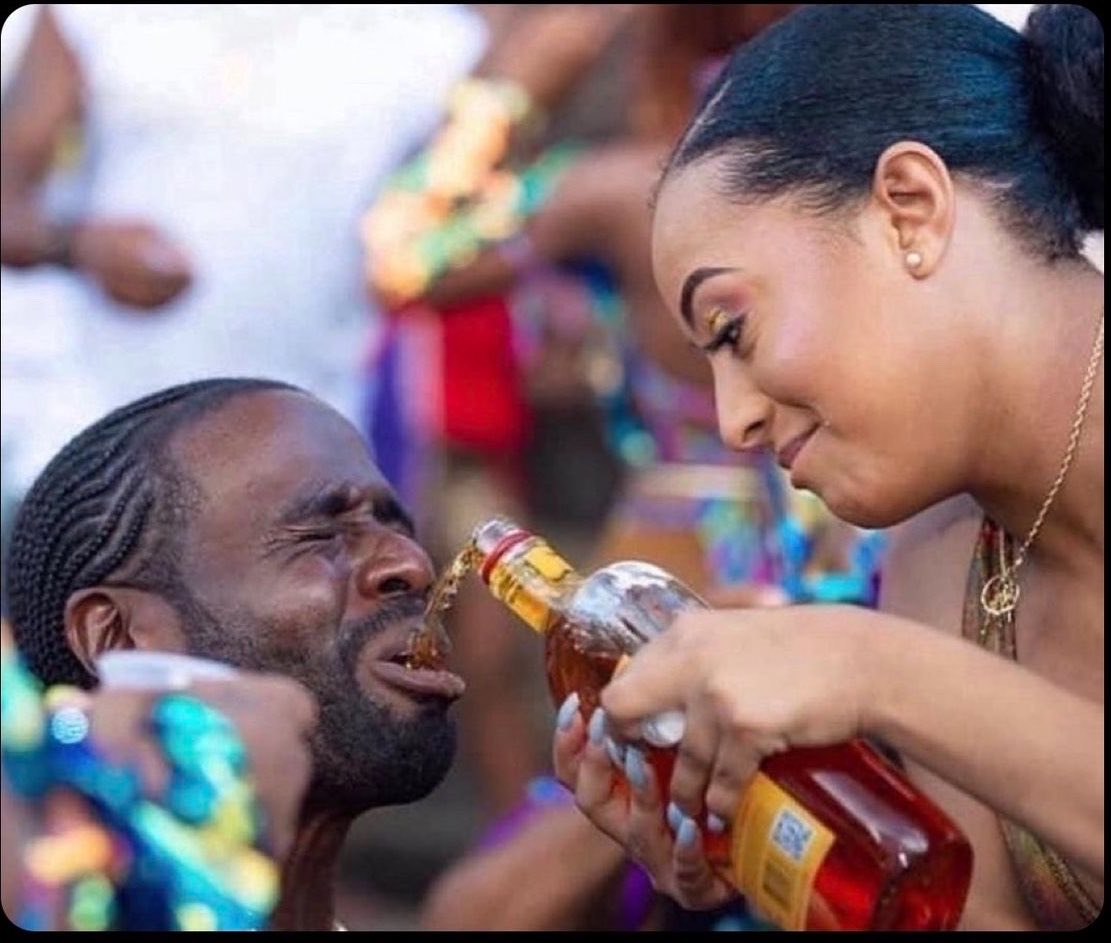 Memesbygold's tweet photo. Niggas when you give them a taste of their own medicine https://t.co/0NAu1ukRms