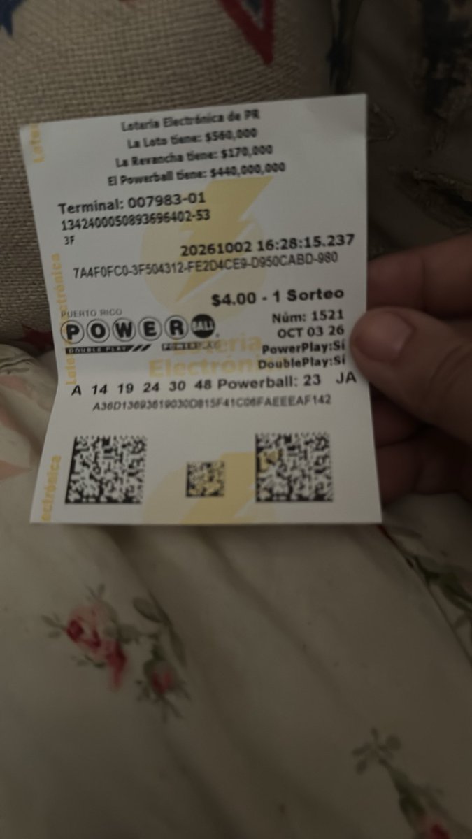 ayudaracrecer's tweet photo. Nunca he sido de jugar lotería, pero los tiempos apremian: jugaré cada viernes al volver del trabajo.

#LuckMatters #ADiosQueRepartaSuertes https://t.co/BAXL74zky3