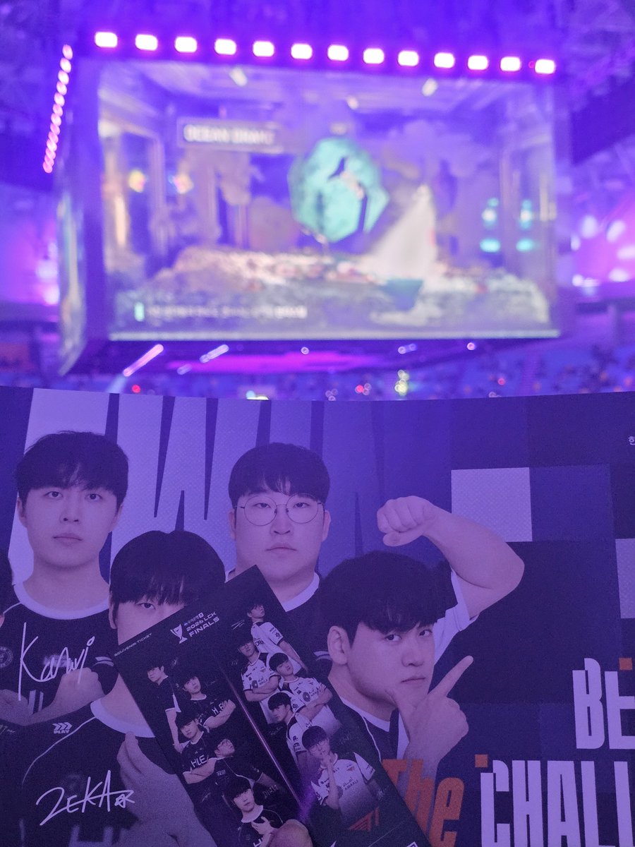 zzkkare's tweet photo. 🧡🧡
지금 한생 아랑력 높아져서 트친소해요
가끔 직관감
건우 좋아함
계정 정체성 : 한생얘기 알티 생중계달리기 심심하고졸릴때한생트윗날리기

안친해도 멘션 달아도 되시는 분 저랑 한생얘기 하실 분 새벽에 월즈 보실 분

내릴때까지 모십니덩(^^)d
#한생트친소 https://t.co/AaNtrWEehK