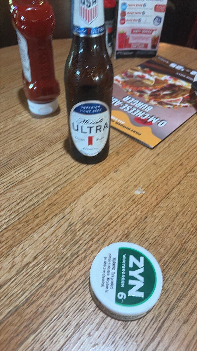 JamesTobus's tweet photo. Applebees by myself for the 2nd night in a row. #Postgrad #RockBottom https://t.co/Rgrd9lgA3R