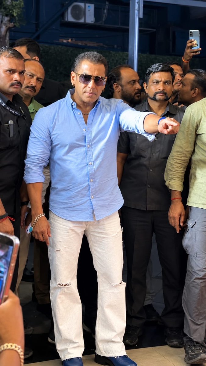 MaboodSKFjaipur's tweet photo. @BeingSalmanKhan The Words... Never Need to explain
#SalmanKhan 🙏 #SumitMachchhar 🫡 https://t.co/bBKVgdoQH1