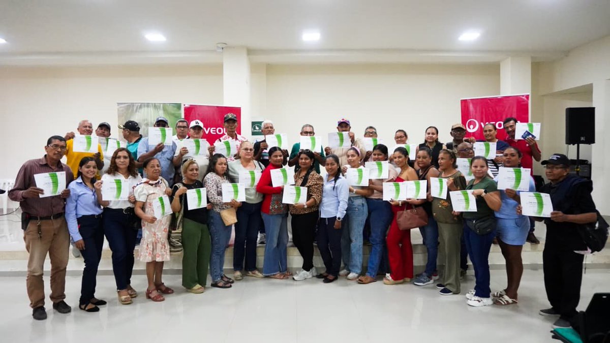 VeoliaSabana's tweet photo. ¡Nuestra Escuela de Líderes sigue transformando el territorio!. Junto a Carsucre, celebramos a los 150 líderes comunitarios de Sincelejo, que hoy son nuestros aliados estratégicos tras formarse en cambio climático, fenómeno de El Niño y seguridad hídrica. https://t.co/M0LlAoMRx7