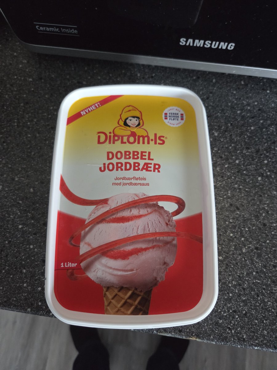 MrMagnus1997's tweet photo. #Icecream
😎 https://t.co/ijG1ECi0YE