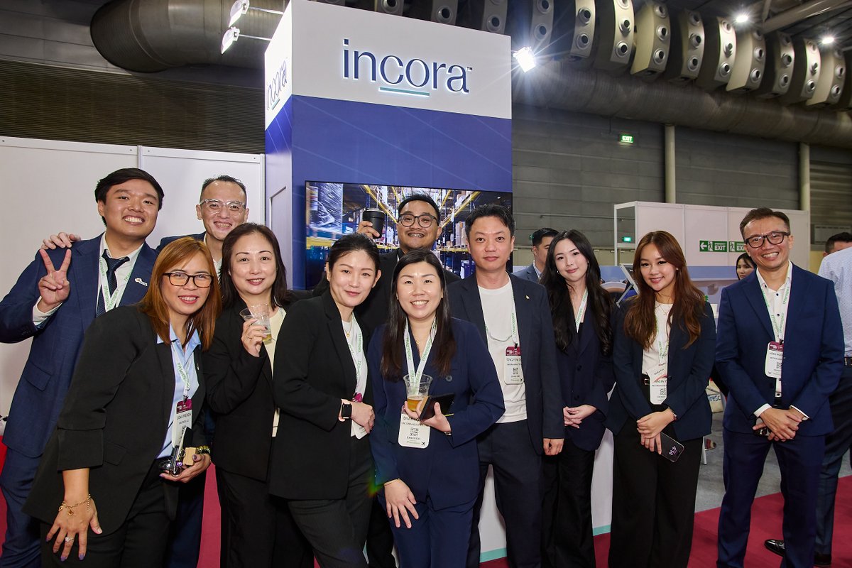 AvWeekEvents's tweet photo. Last week's MRO Asia-Pacific in Singapore was a huge success! 🚀

• 8,121 attendees
• 816 VIP airlines/lessors 
• 80 countries represented

Thank you to everyone who made it happen! See you next year. ✈️

#MROAsiaPacific #Aviation #Singapore #MROAP #AviationWeek https://t.co/qZNmNuJWLF