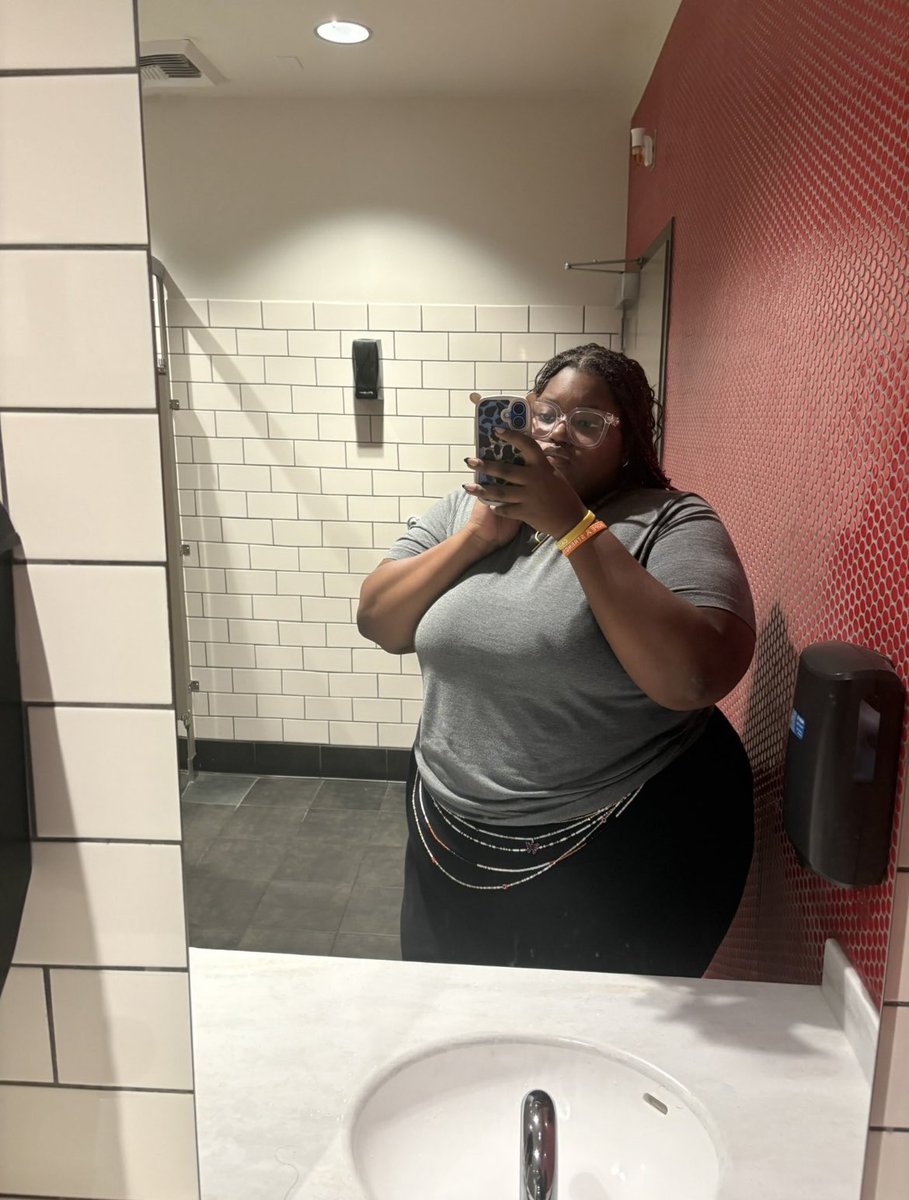 Twerkinonyohead's tweet photo. i Hurd people was looking for me from wizz , well heyyy guys . #wizz #bbw #bbw #sbbw #sellingfacetime #biggirl #bigbooty #tiktoker #atlanta #philly #freaks #phillyfreaks #at|freaks https://t.co/Pc4BBwiuqW