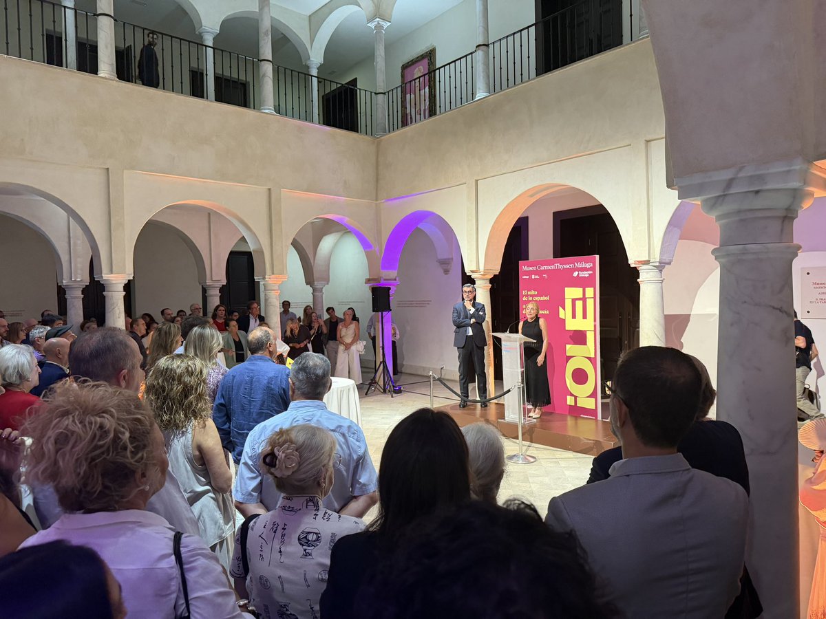thyssenmalaga's tweet photo. Inauguramos “¡Olé! El mito de lo español a través de Andalucía”, la nueva exposición temporal del Museo Carmen Thyssen Málaga.

La presentación de esta muestra, que reúne 75 obras de 52 artistas para
explorar la construcción visual del mito identitario de España a partir del folclore andaluz, ha contado con la participación de Lourdes Moreno, directora del Museo Carmen Thyssen Málaga, y José María Luna, en representación de Fundación Unicaja.

Goya, Sorolla, Picasso, Romero de Torres, Zuloaga, Saura, Barceló, Bacon o Equipo Crónica, entre muchos otros, forman parte de este recorrido por el imaginario de lo español.

“¡Olé!” abre sus puertas mañana, 3 de octubre.

La exposición cuenta con el patrocinio de Fundación Unicaja. @FundUnicaja