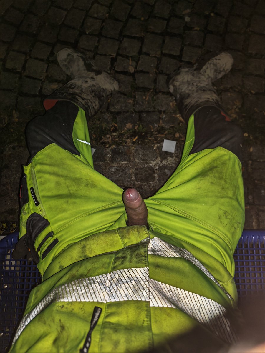 MatzeGS30's tweet photo. Rattig in Gelb
#warnschutz #hivis #workgear #strauss #stiefel #dunlop #thermos https://t.co/xlllc4dQZN