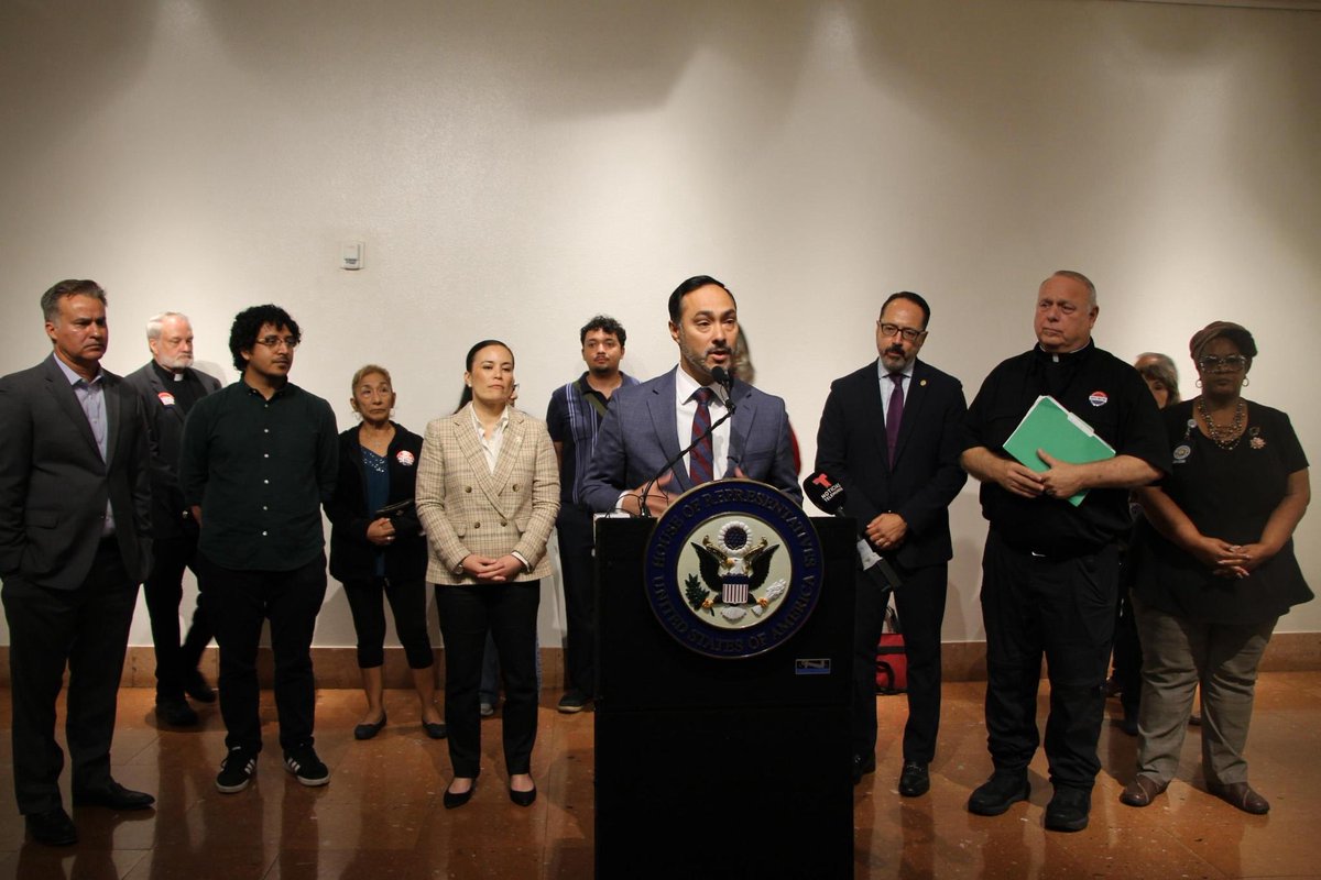 JoaquinCastrotx's tweet photo. Today, I held a field hearing in San Antonio to examine ICE's growing and harmful presence in our city, and push back against the proposed ICE warehouse on the East Side.

Alongside elected officials, we heard from witnesses—including legal advocates, faith leaders, and former law enforcement—about how ICE's presence has already hurt families, workers, and public safety in San Antonio. A new detention center would only deepen that harm and be a blow to the local economy. 

Thank you to everyone who is using their voice to stand up against ICE in our community and across the country.