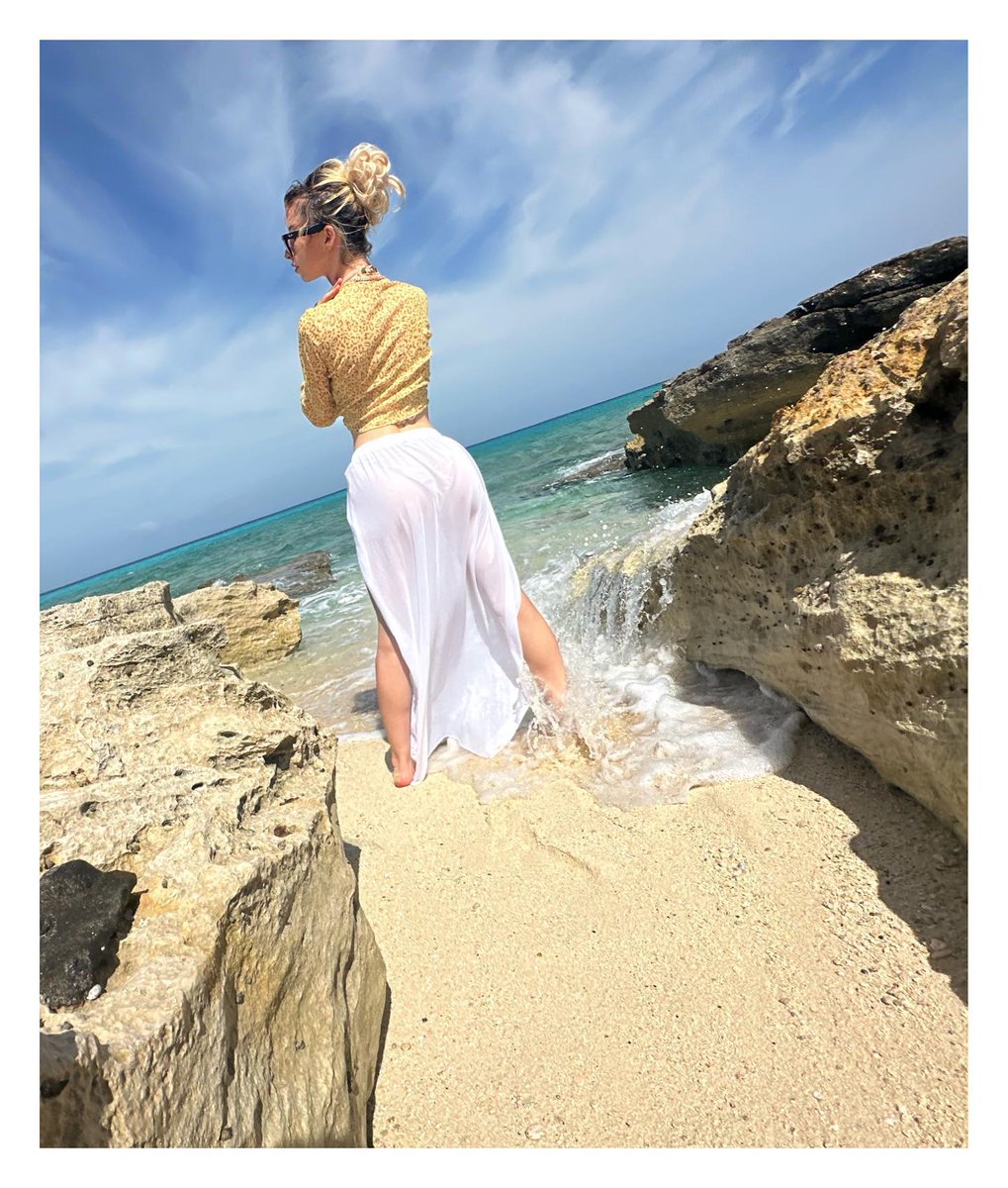 Kenzie_Reevess's tweet photo. Paradise 📍Where’s your dream vacation destination 🤔 #USANSW https://t.co/XAYlDloMaF